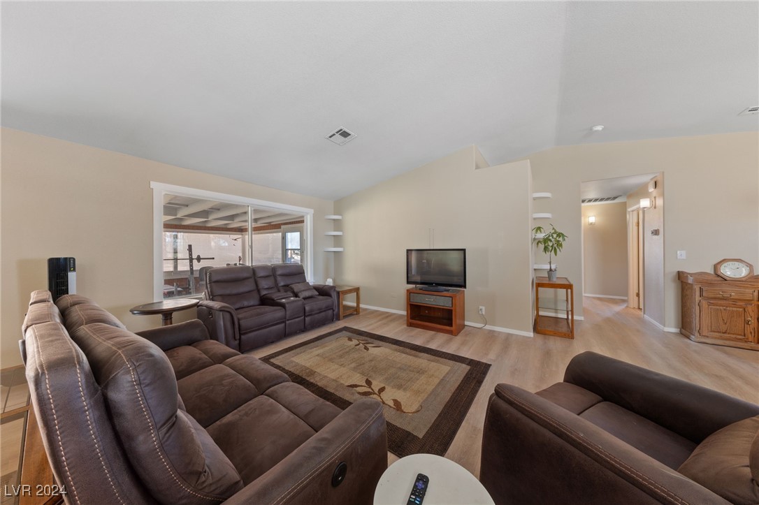 4030 Hazelcrest Circle