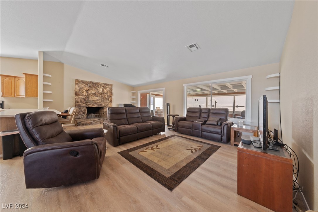 4030 Hazelcrest Circle