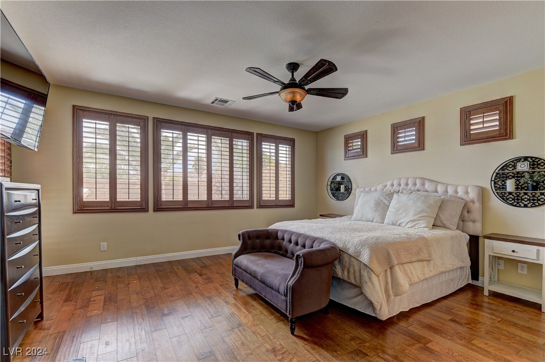 921 Las Palomas Drive