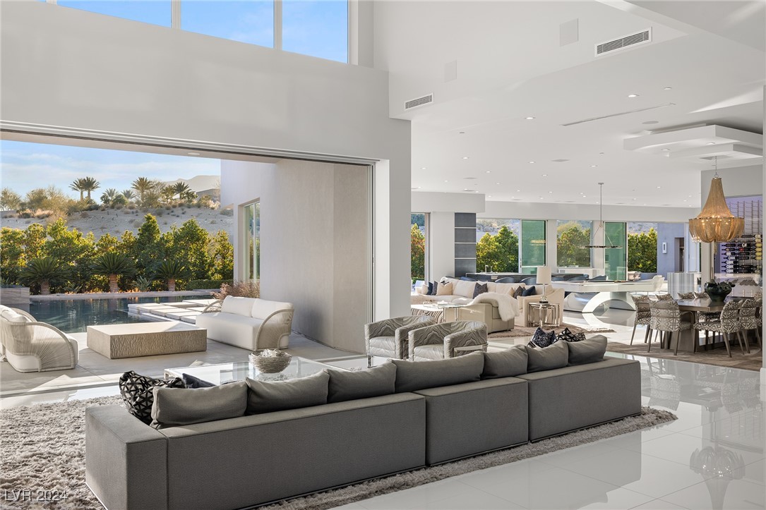 19 Flying Cloud Lane