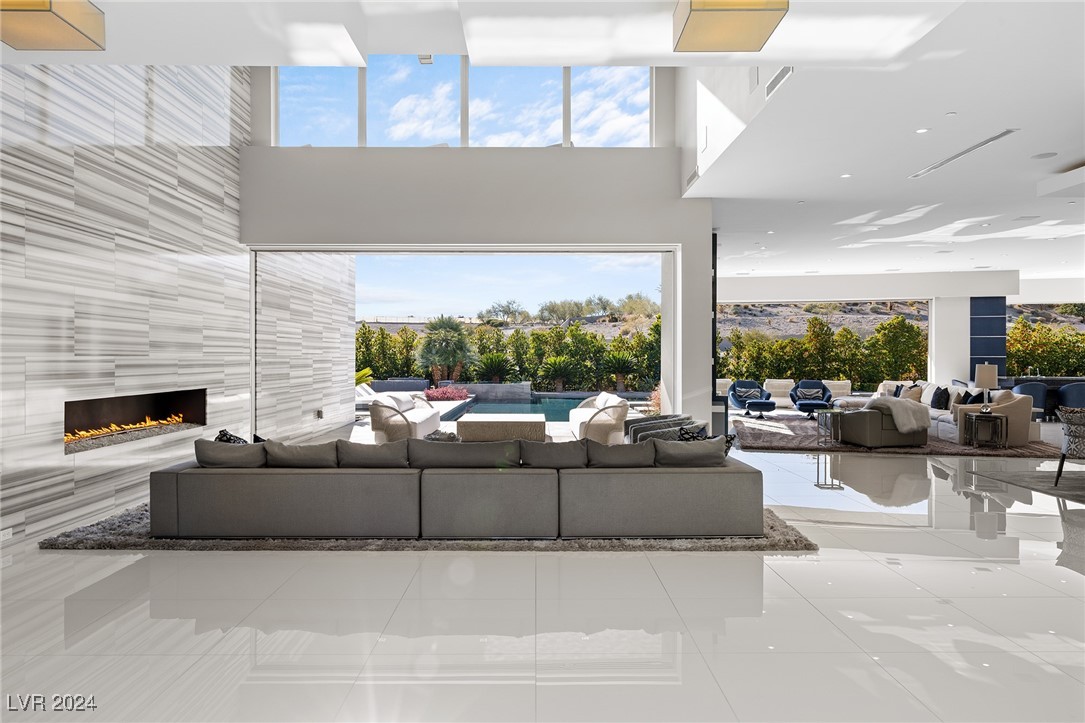 19 Flying Cloud Lane