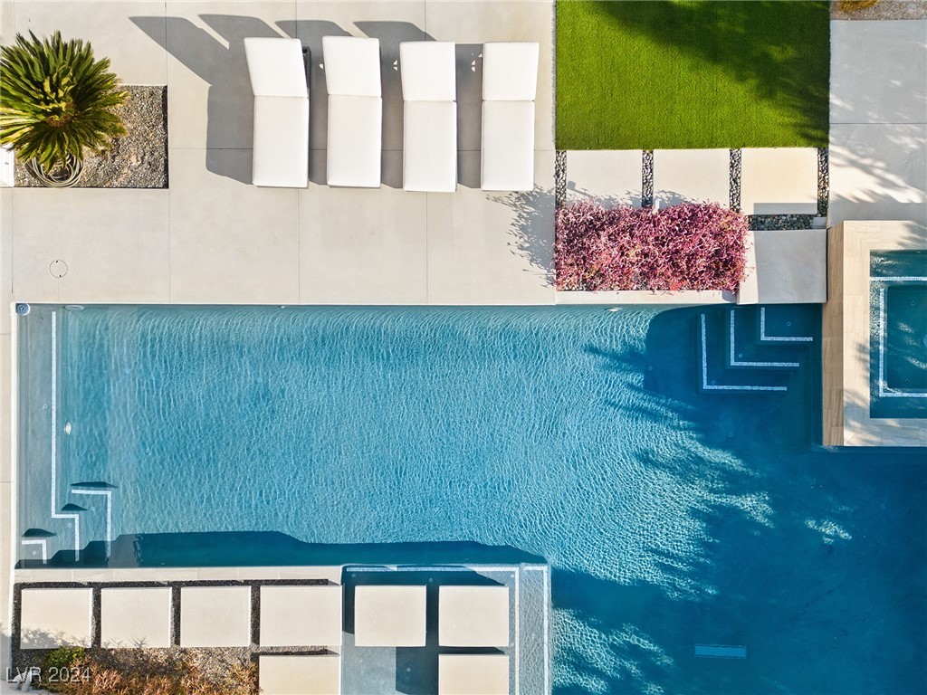 19 Flying Cloud Lane