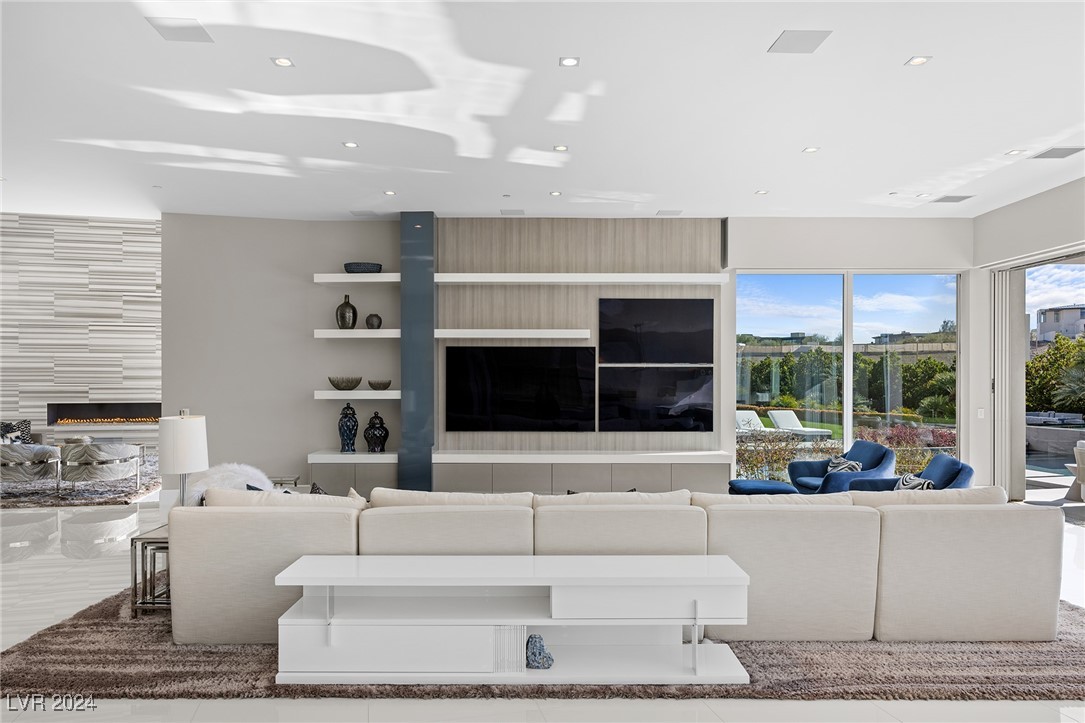 19 Flying Cloud Lane