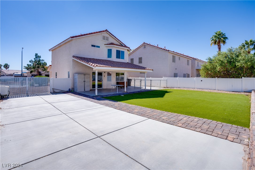 1114 Edgestone Mark Avenue