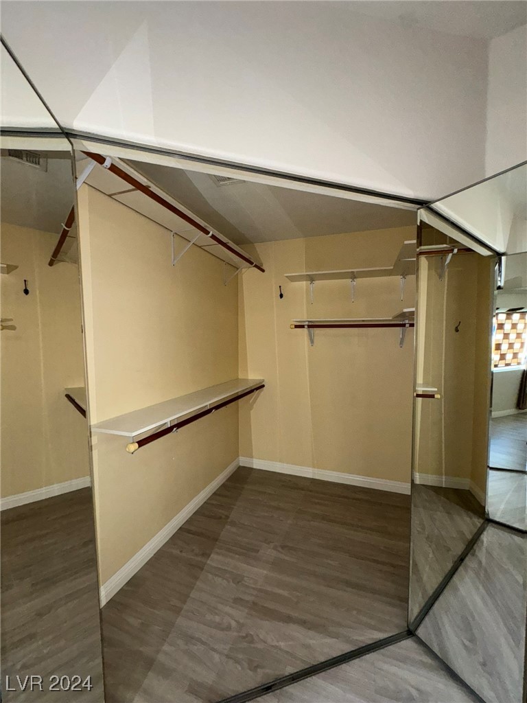 1849 Lyell Canyon Lane