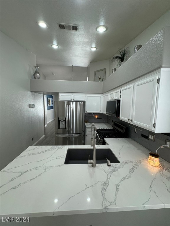 1849 Lyell Canyon Lane