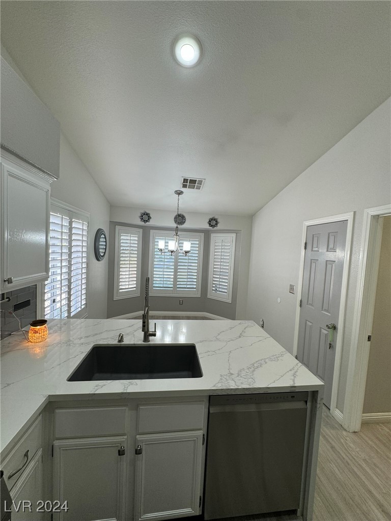 1849 Lyell Canyon Lane