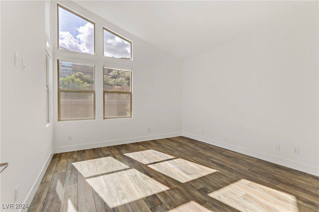 9689 Starlight Ridge Avenue