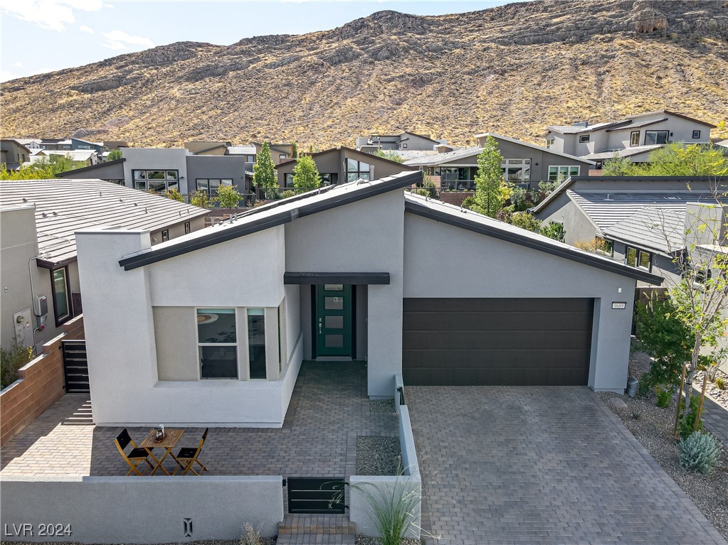 9689 Starlight Ridge Avenue