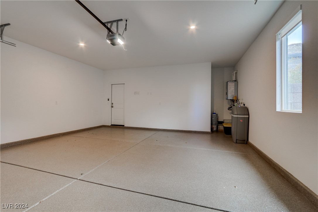 9689 Starlight Ridge Avenue