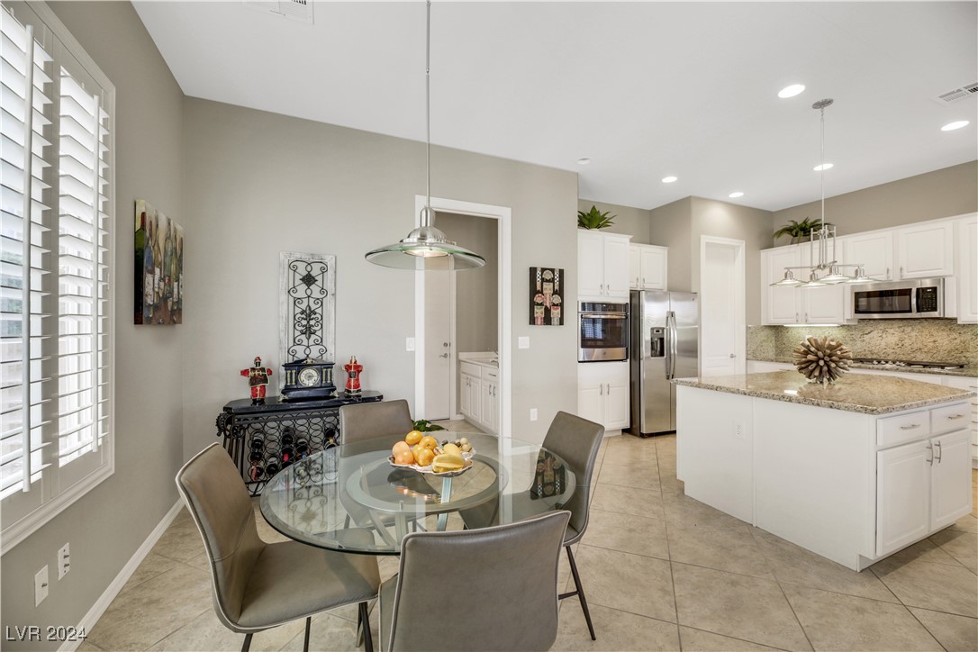 2082 Twin Falls Drive