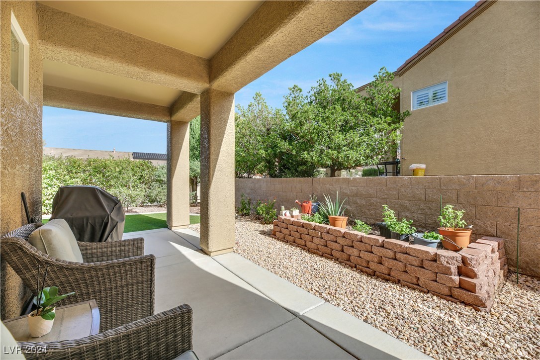 2082 Twin Falls Drive