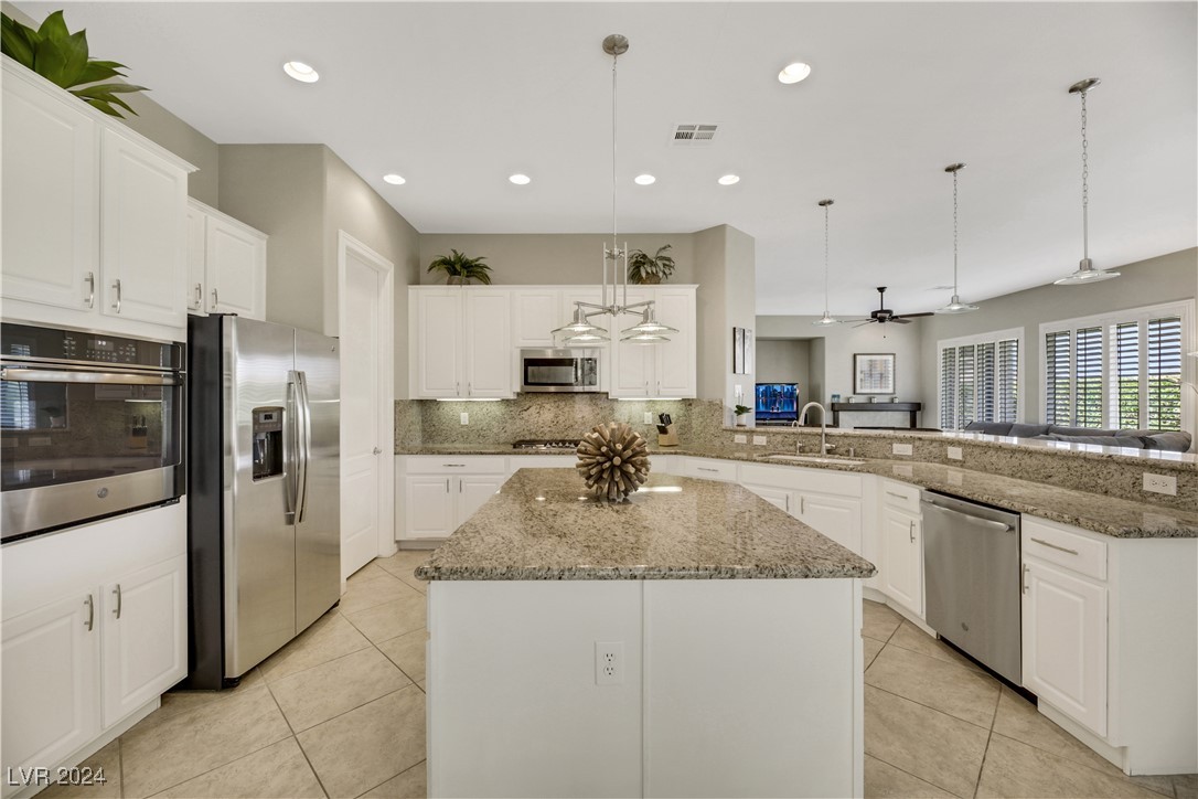 2082 Twin Falls Drive