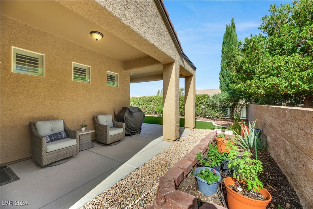 2082 Twin Falls Drive