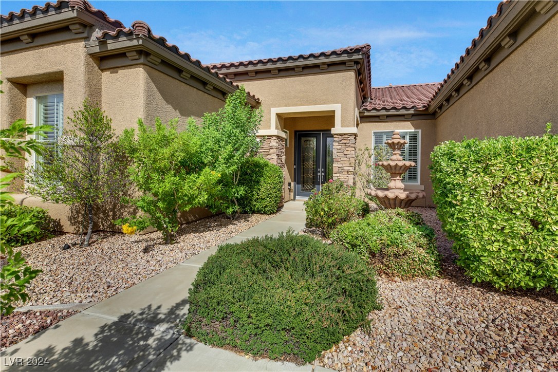 2082 Twin Falls Drive