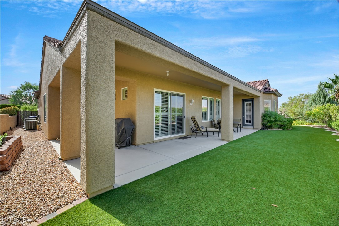 2082 Twin Falls Drive