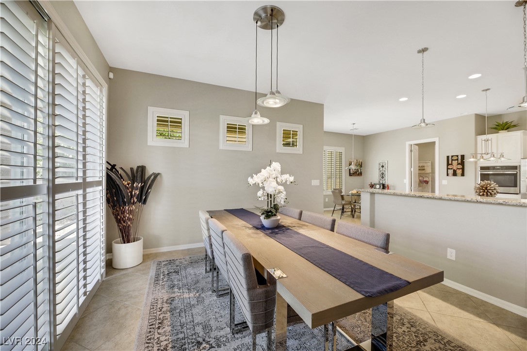 2082 Twin Falls Drive