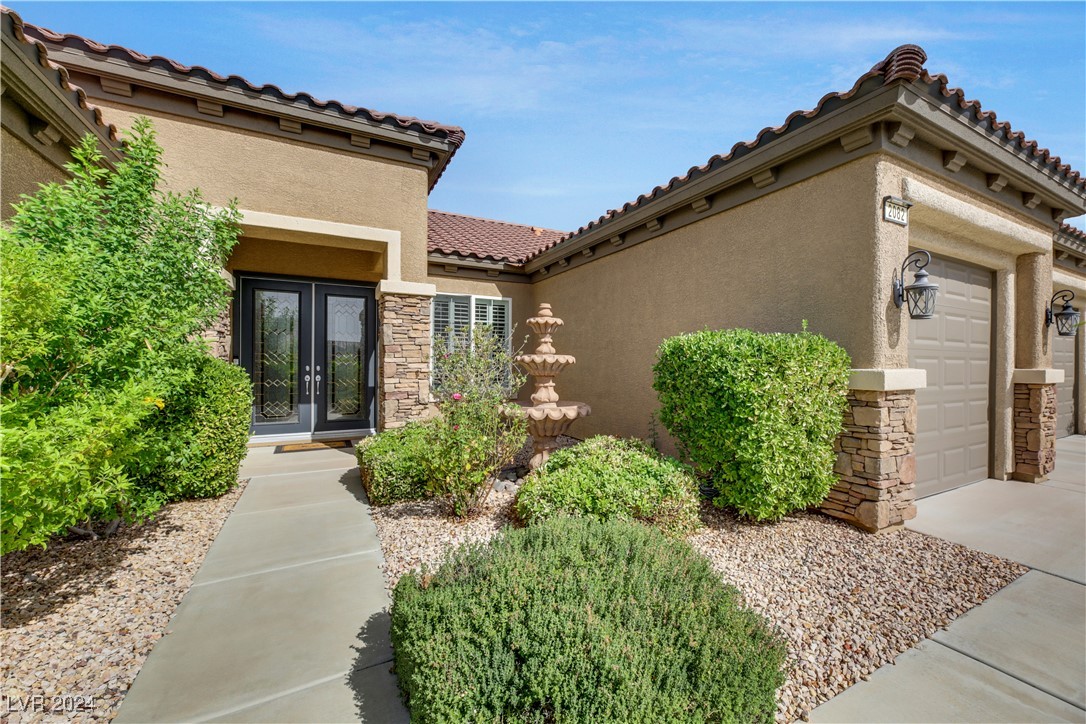 2082 Twin Falls Drive