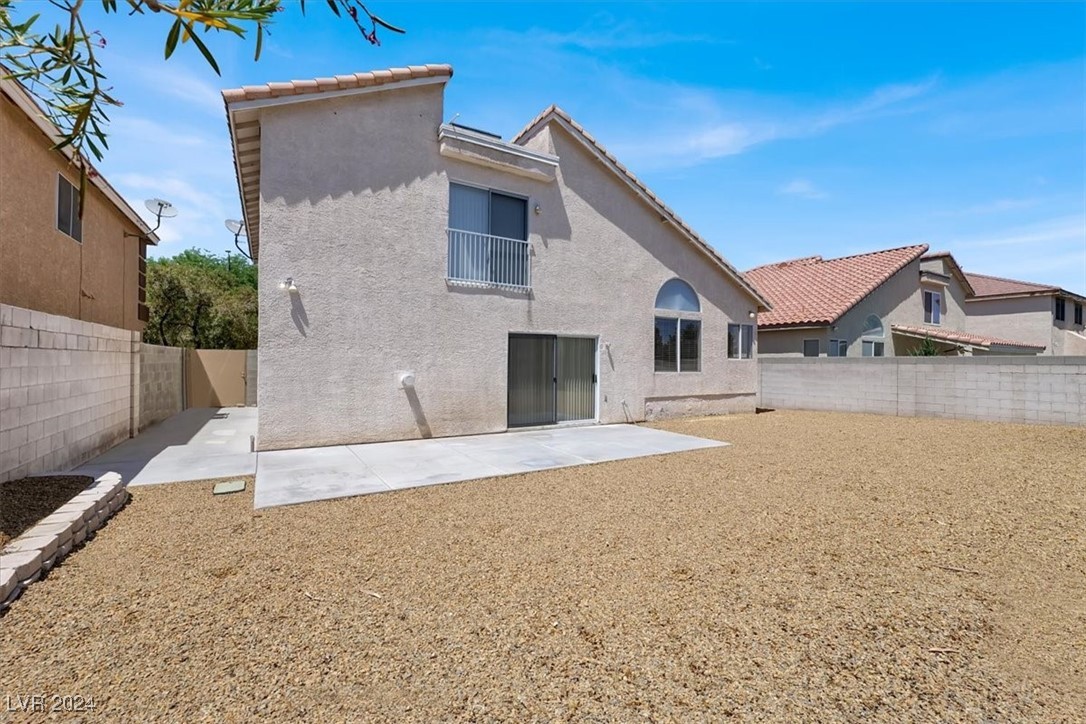 8529 Raindrop Canyon Avenue
