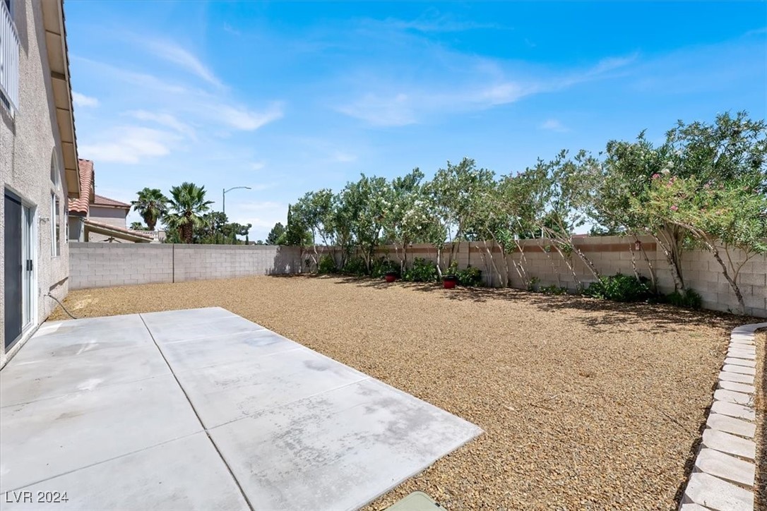 8529 Raindrop Canyon Avenue