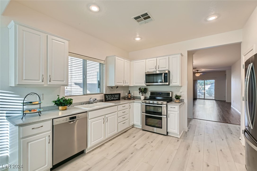 7932 Grey Teal Street