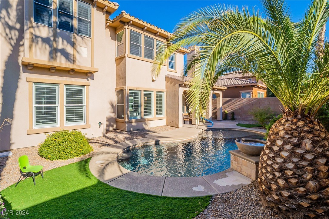 453 Punto Vallata Drive