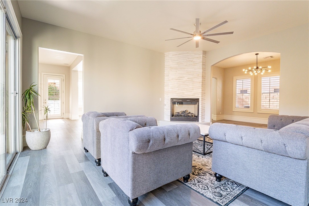 453 Punto Vallata Drive