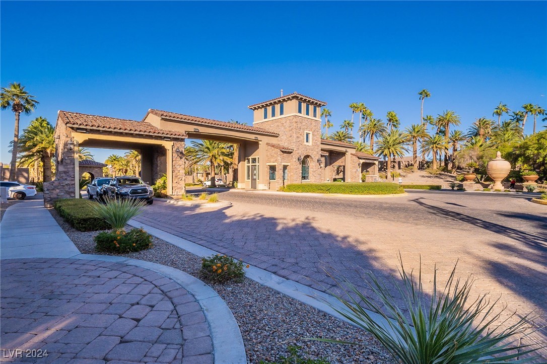 453 Punto Vallata Drive
