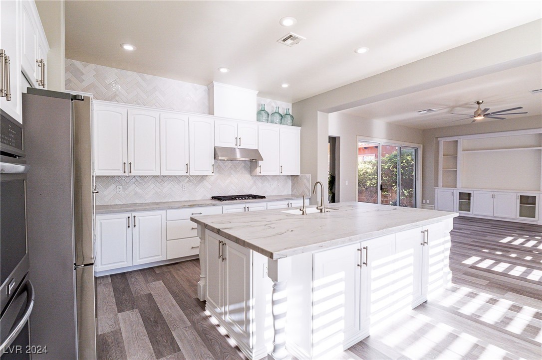 453 Punto Vallata Drive