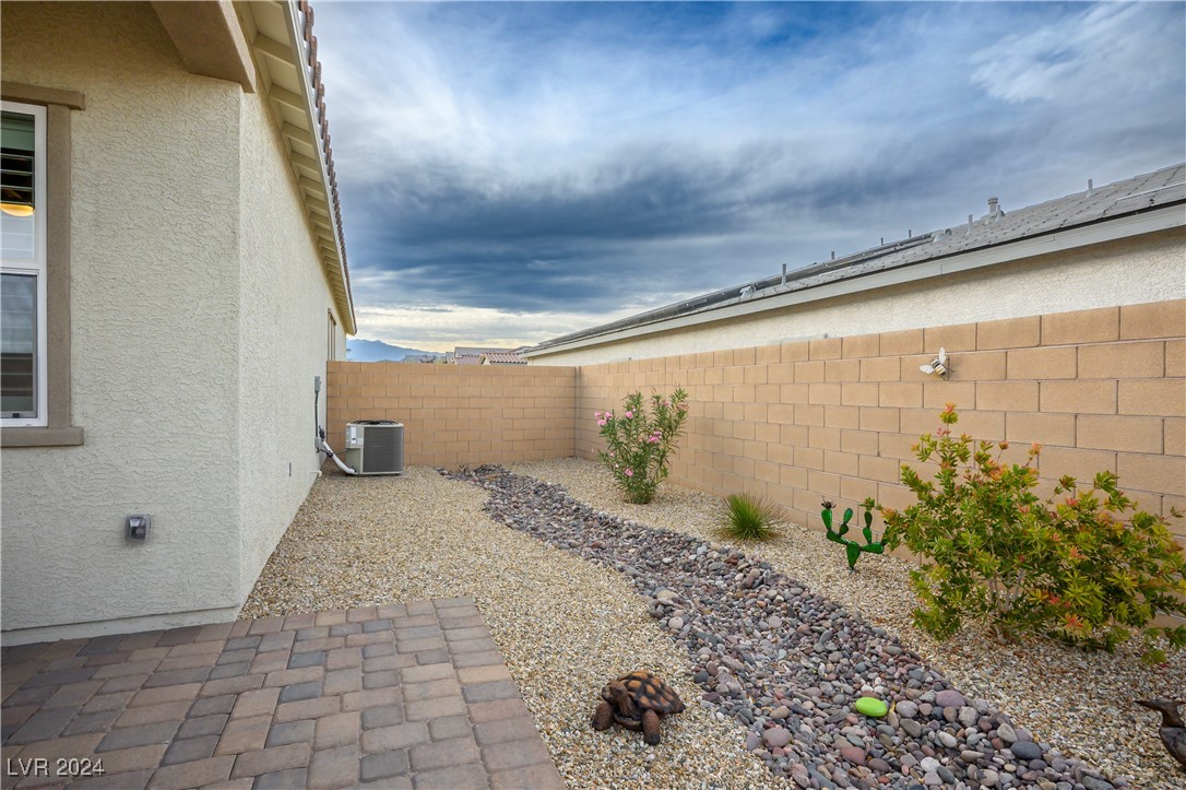 8952 Indigo Rose Street