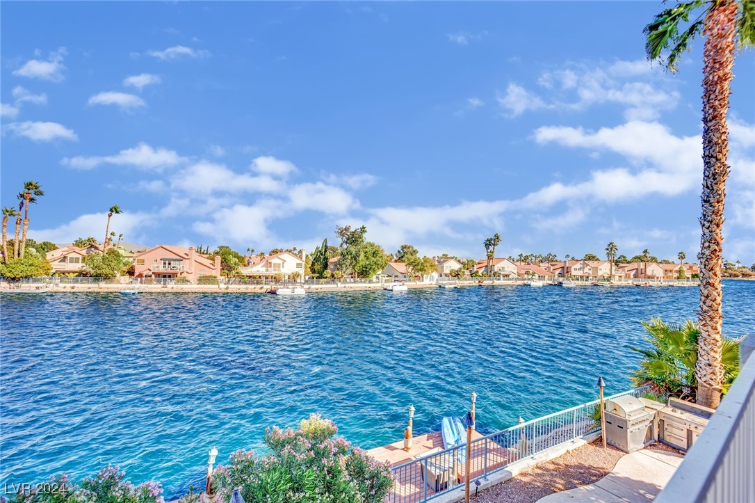 2812 Lakecrest Drive