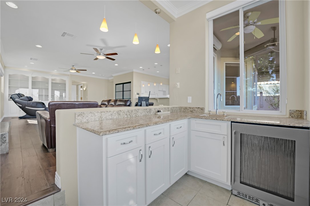 2812 Lakecrest Drive