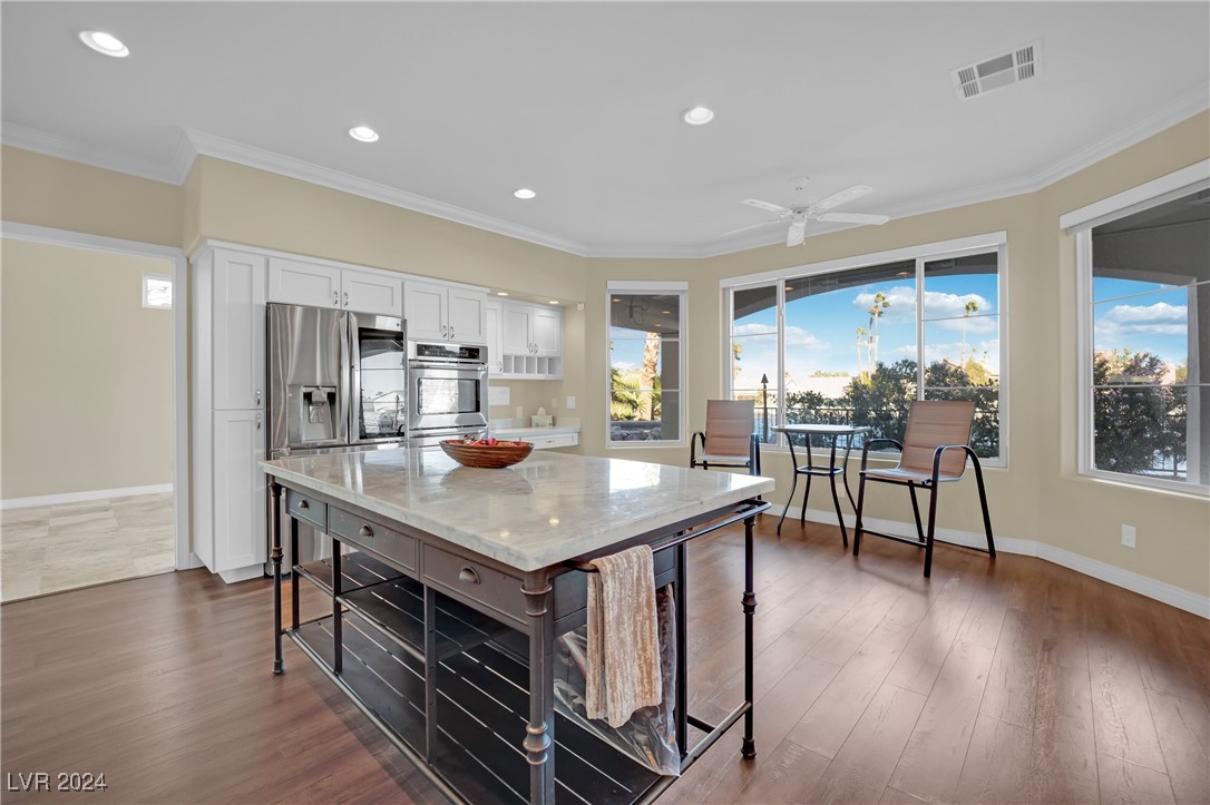 2812 Lakecrest Drive