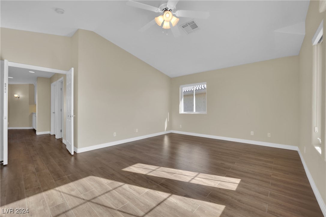 2812 Lakecrest Drive