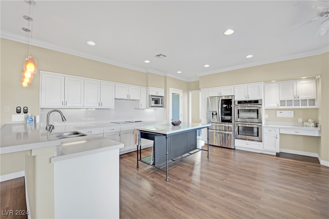 2812 Lakecrest Drive