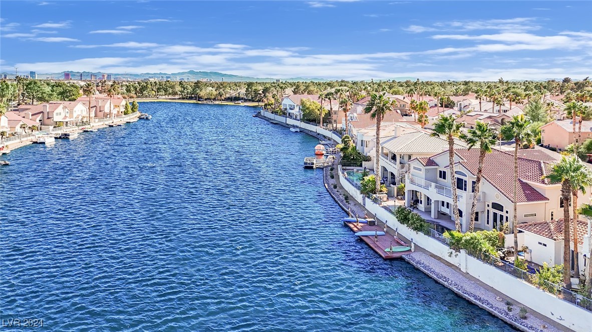 2812 Lakecrest Drive