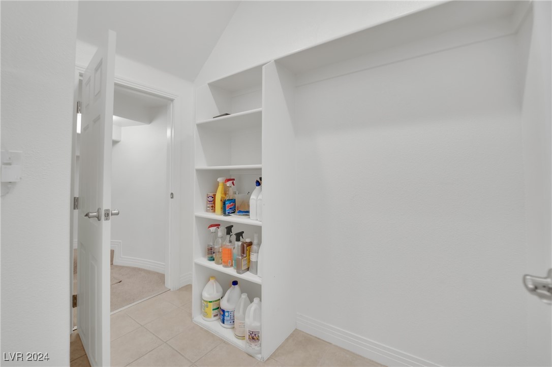 2812 Lakecrest Drive