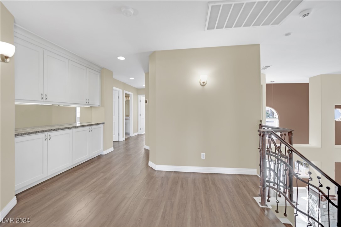 2812 Lakecrest Drive