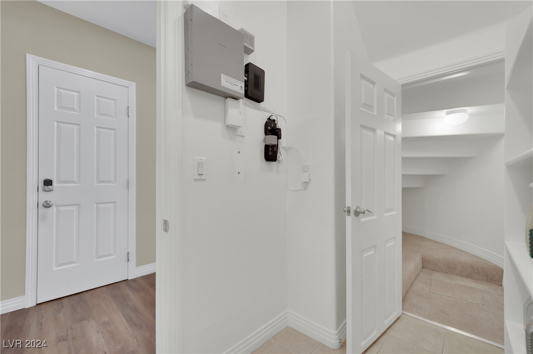 2812 Lakecrest Drive