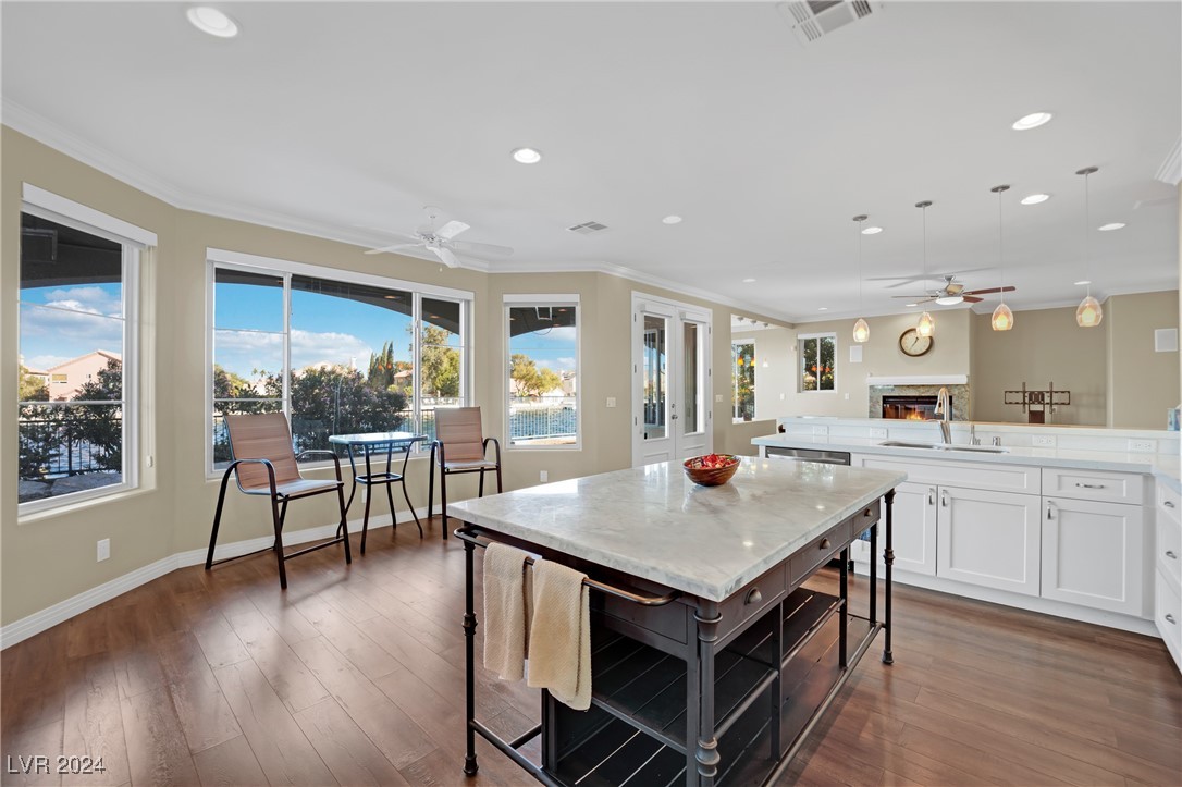 2812 Lakecrest Drive