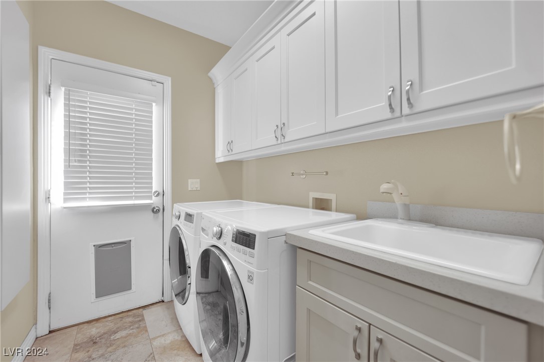 2812 Lakecrest Drive