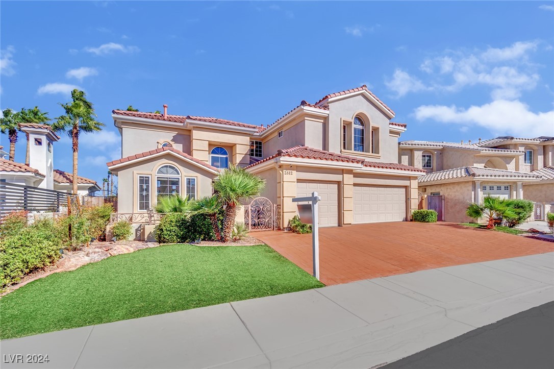 2812 Lakecrest Drive