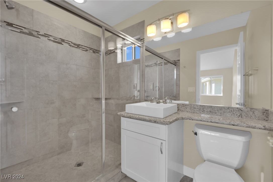 2812 Lakecrest Drive