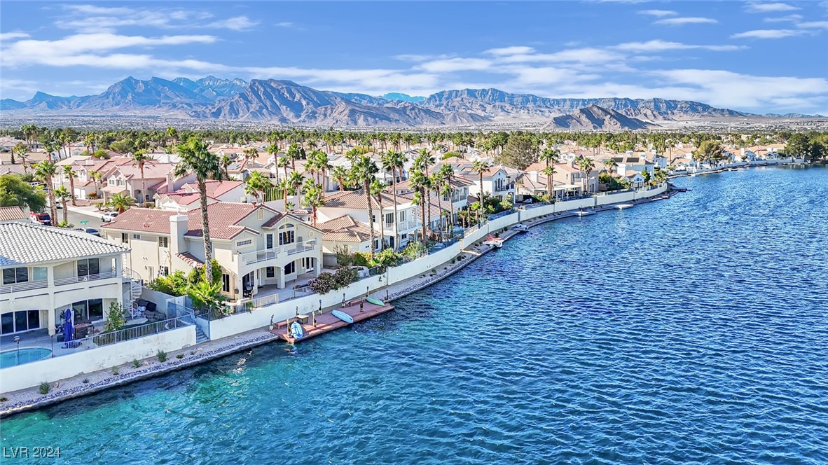 2812 Lakecrest Drive