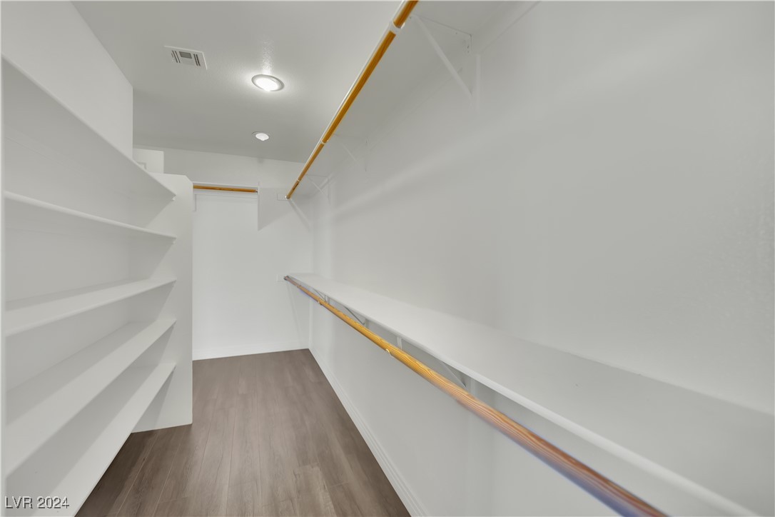 2812 Lakecrest Drive