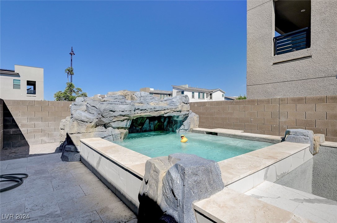 2546 Veronella Street