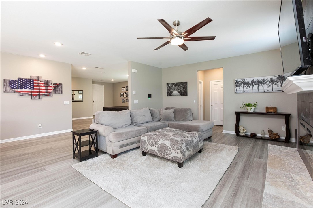 3901 East Teller Drive