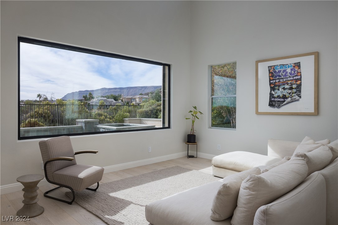 11545 Snow Creek Avenue