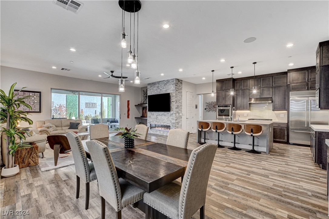 2522 Inverleven Avenue