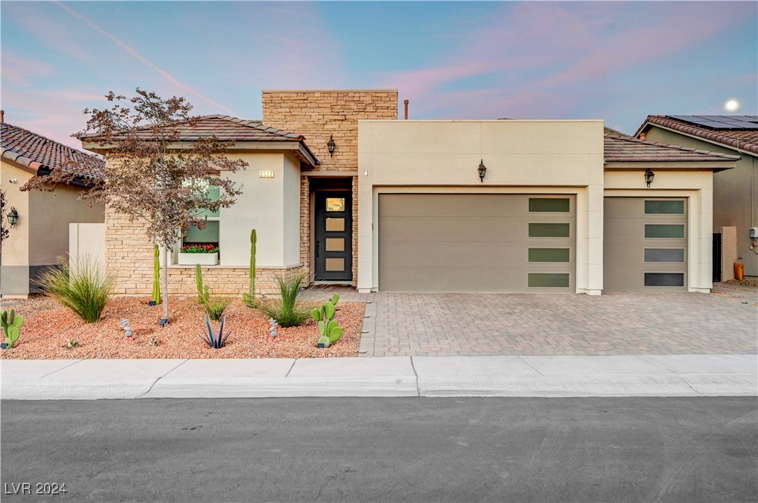2522 Inverleven Avenue